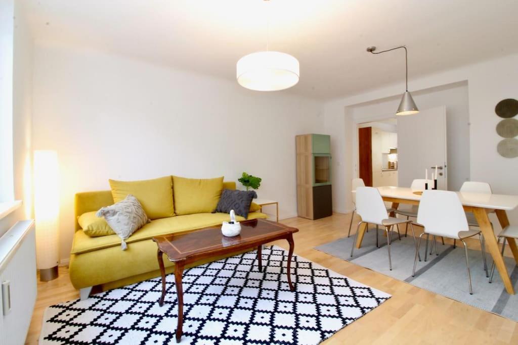 Apartment Central Charm - Comfortable 3-br Wien
