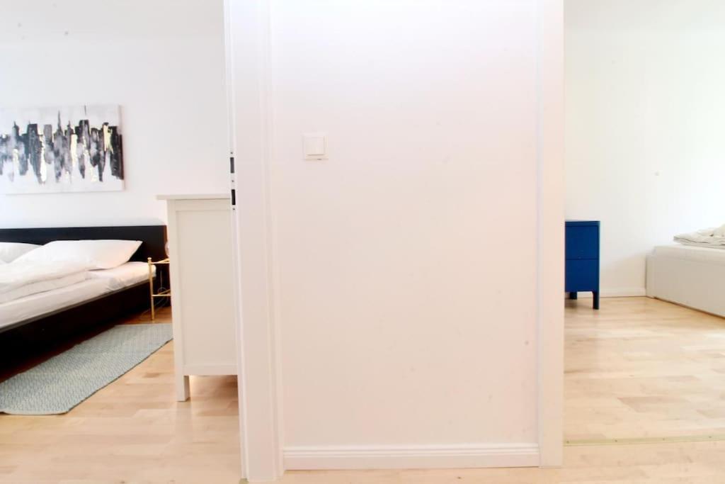 Central Charm - Comfortable 3-br Apartment Wien