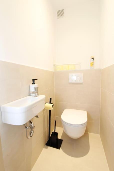 Central Charm - Comfortable 3-br * Wien