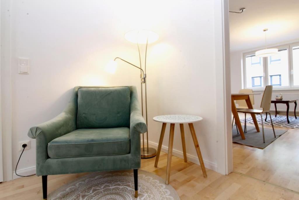 Apartment Central Charm - Comfortable 3-br
